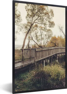 Produktbild von MuchoWow® Gerahmtes Poster Herbst - Brücke - Bäume 60x90 cm - Poster mit Schwarzem Bilderrahmen Wandposter Rahmen Foto Bilder - Kunst