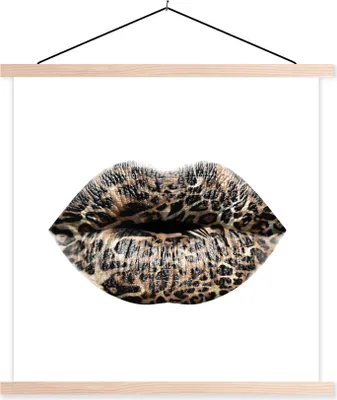 Produktbild von MuchoWow® Textilposter Lippen - Tigerdruck - Weiß 60x60 cm mit holzfarbenen Rahmen - Wanddekoration