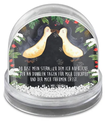 Produktbild von Mr. & Mrs. Panda Schneekugel Weihnachten Pinguin Liebe - Kreidetafel - Geschenk, Verlobter, schnee kugel, Schüttelkugel, Vertraut, Hochzeitstag, Freundin, dekoartikel
