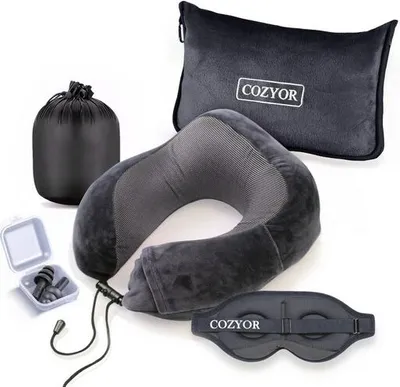 Produktbild von Cozyor Reiseset 4-teilig: Nackenkissen + Schlafmaske + Reisekissen & Reisedecke 2 in 1 + Ohrstöpsel, mit Rucksack-Clip & Kofferbefestigung Flugzeug leicht, Kinder & Erwachsene