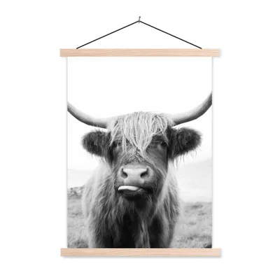 Produktbild von MuchoWow® Textilposter Tiere - Schottischer Highlander - Kuh - Schwarz - Weiß 60x80 cm mit holzfarbenen Rahmen - Wandbild