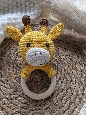 Produktbild von Rassel, Greifling, Beißring Giraffe - gehäkelt