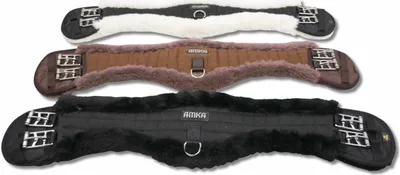 Produktbild von AMKA Kurzgurt Dressurgurt anatomischer Sattelgurt mit synth. Fell Mondgurt in 60 & Schwarz/Schwarz