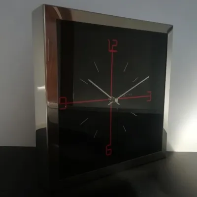 Produktbild von Wanduhr chrom Küchenuhr eckig schwarz Nextime 2731zw