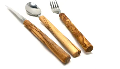 Produktbild von Essbesteck aus Edelstahl mit Griff aus Olivenholz (3er Set)