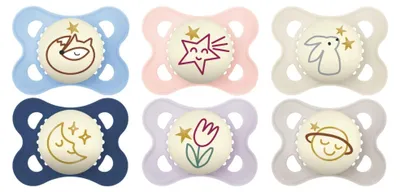 Productafbeelding van MAM | Nachtfles (2-6 maanden) (2 stuks), willekeurige kleur - Symmetrische en anatomische siliconen speen - Gloeiende babyfles met transport- en sterilisatiebox – Nacht