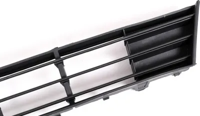 Immagine prodotto di Griglia centrale inferiore per il paraurti anteriore di serie della BMW Serie 5 F10 F11 LCI 15-17.