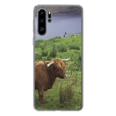 Produktbild von MuchoWow® Handyhülle Schutzhülle Hülle für Huawei P30 Pro Schottische Highlander - Gras - Wasser - Tiere Silikon Softcase Handy Hülle - Schutzdeckel