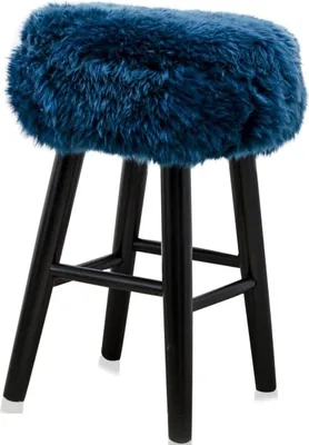 Produktbild von Casa Padrino Luxus Sitzhocker Blau / Schwarz Ø 40 x H. 57 cm - Hocker mit Schafsfell