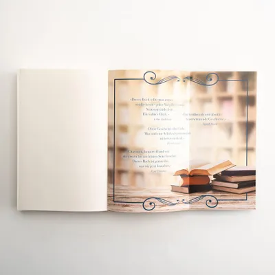 Zdjęcie produktu dla Der Buchclub - Ein Licht in dunklen Zeiten