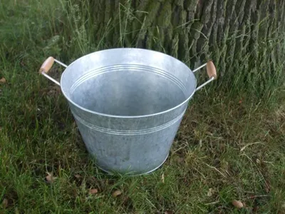 Produktbild von Stabile Zinkschale, Eimer, Pflanztopf, Zinkbottich, Blumentopf, 42 cm