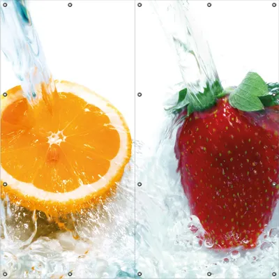 Produktbild von Wallario Outdoor-Poster für Garten oder Balkon, Motiv Frische Früchte übergossen mit Wasser I, in ca. 180 x 180 cm