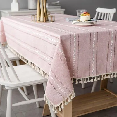 Immagine prodotto di Tovaglia rosa in stile rustico, tovaglia quadrata in misto cotone e lino testurizzato con pompon, tovaglia per San Valentino in stile country, tovaglia con bordi a righe per cucina, sala da pranzo, feste, 35" x 35"