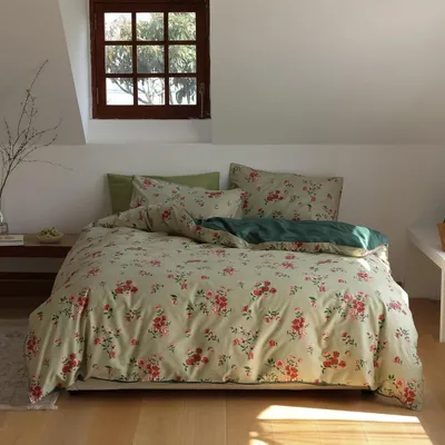 Obrázek produktu pro Ložní set, 220x240 cm, zelená barva, červený květinový vzor, 100% bavlna,  OEKO-TEX, 3dílný set (včetně 2 povlaků na polštáře 80x80 cm)