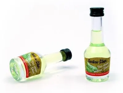 Produktbild von Gurkenlikör "Der Kurze" (2 cl / 18% vol.)