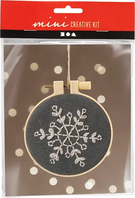 Image de Kit de bricolage broderie flocon de neige, matériel et instructions inclus