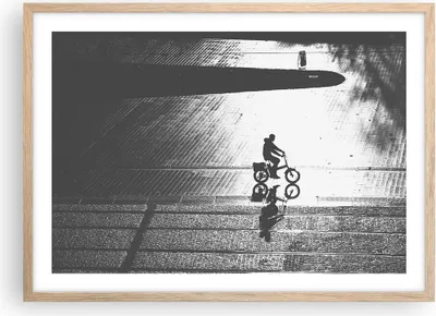 Produktbild von Gerahmtes Poster - Rahmen in heller Eiche - Schwarzweiß Radfahrer Einsamkeit - 70x50 cm - Wand Bild - Wanddeko - Wandbilder - Kunstposter - Wandposter - Bilderrahmen - Bilder - P2NAA70x50-4479