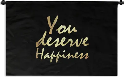 Produktbild von MuchoWow® Wandteppich Wandbehang Zitate - Glücklich - Gold - Schwarz 150x100 cm Tapisserie Dekoration Wandtuch - Waschbar - Tapisserien - Wand-Decke
