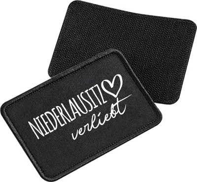Produktbild von Huuraa Patch Niederlausitz verliebt Black 10 x 6,5cm Baumwolle Klettpatch für Mütze Geschenkidee