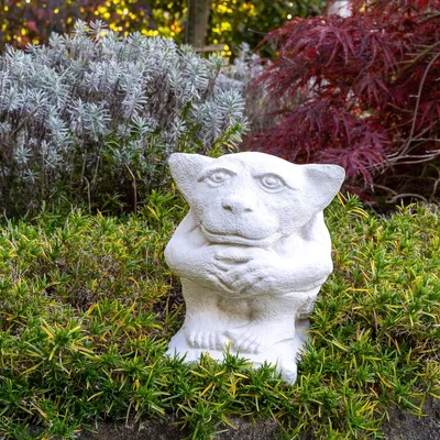 Produktbild von Gargoyle sitzend | Steinguss, weiß | H 21 cm x T 18 cm