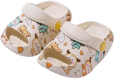 Produktbild von Kinder Turnschuhe mit Hirschmuster - leichte Sommerturnschuhe - weiche Anti-Slip Badslipper - Strand-Sandalen - atmungsaktiv - verstellbar - für Jungen und Mädchen - Größe 13