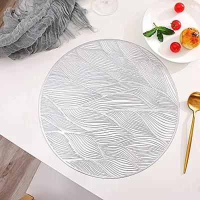 Produktbild von 4er Set Dekorative PVC Platzdeckchen - Hitzebeständig und Rutschfest für Esszimmer