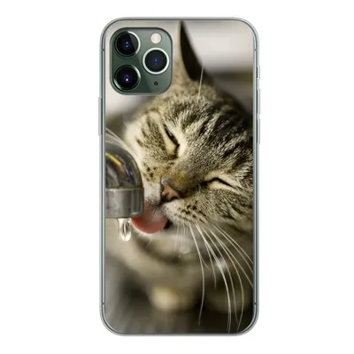 Produktbild von MuchoWow® Handyhülle Schutzhülle Hülle für iPhone 11 Pro Katze - Wasserhahn - Getränk Silikon Softcase Handy Hülle - Handy