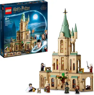 Produktbild von LEGO Harry Potter Hogwarts: Dumbledores Büro Set, Schloss-Erweiterung mit dem Schwert von Gryffindor, dem Sprechenden Hut, 6 Minifiguren plus einen Baby-Phönix und tollen Räumen 76402