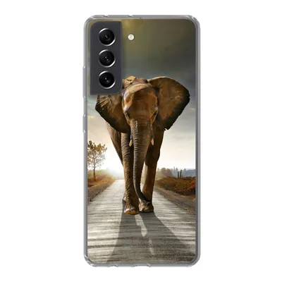 Produktbild von MuchoWow® Handyhülle Schutzhülle Hülle für Samsung Galaxy S21 FE Elefant - Straße - Tiere - Sonnenuntergang - Landschaft Silikon Softcase Handy Hülle - Mobiltelefonhülle