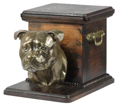Obrázek produktu pro Stafordšírský bulteriér - Urna na popel psa se soškou, elegantní urna pro psa, výjimečná urna s busty psa značky Art-Dog.