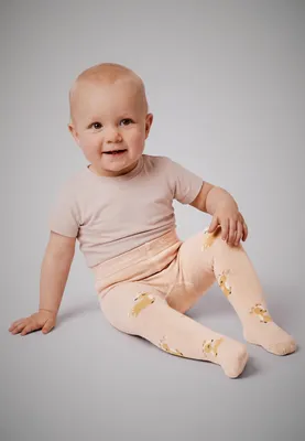 Produktbild von Sterntaler Kinder Strumpfhose mit Rehmotiv und elastischem Komfortbund, KI-generiertes Bild