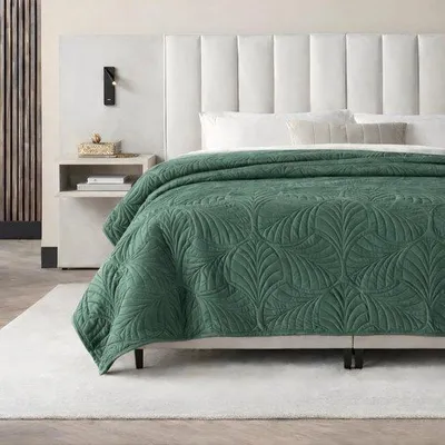 Produktbild von Luxus Tagesdecke 200 x 220 cm - Dunkelgrün - Samt Bettüberwurf - Elegante weiche Sofa Decke - Moderne Plaid Wohndecke - Exklusives Design - Velours -