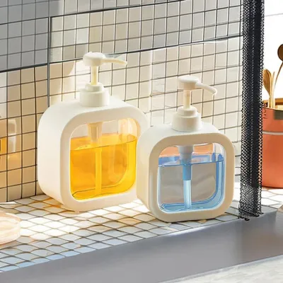 Obrázek produktu pro Dávkovač mýdla, dávkovač s pumpičkou 300/500 ml, dávkovač šamponu, kondicionéru a sprchového gelu s pumpičkou a vodotěsnými štítky do kuchyně a koupelny, 2 balení z plastu (300 ml + 500 ml)