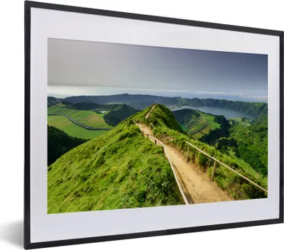 Produktbild von MuchoWow® MuchoWow® Gerahmtes Poster Ein Panoramablick auf die vulkanischen Berge der Azoren 40x30 cm - Poster mit zchwarzem Bilderrahmen - Bilderrahmen - Poster im Rahmen