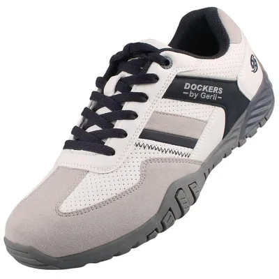 Das Bild zeigt einen weißen Freizeitschuh der sauber und neu wirkt. Man sieht den Schuh von der rechten Seite mit leicht erhobenem Absatz.