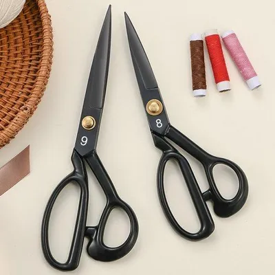 Obrázek produktu pro Dvě kovové nůžky, 20 cm a 23 cm, ostré nůžky na stříhání látek, profesionální krejčovské nůžky, manganová ocel, kovové nůžky pro kutilské a umělecké projekty.