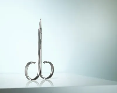 Produktbild von Rubis Hochwertige Nagel-Hautschere