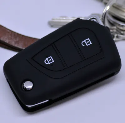 Produktbild von Auto Schlüssel Hülle Silikon Schutz Cover Schwarz kompatibel mit Toyota Aygo Citroen C1 Peugeot 108 2 Tasten Klappschlüssel