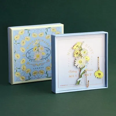 Image de Simno marque-page en laiton avec pendentif, motif floral – Marguerite