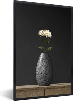 Produktbild von MuchoWow® Gerahmtes Poster Stillleben - Vase - Blume 60x90 cm - Poster mit Schwarzem Bilderrahmen Wandposter Rahmen Foto Bilder - Kunst