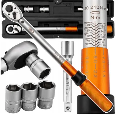 Produktbild von NEO TOOLS Drehmomentschlüssel 40–210 Nm + 3 Steckschlüsseleinsätze 17, 19, 21 mm + - 3 %
