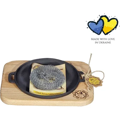Zdjęcie produktu dla Żeliwna patelnia do serwowania na drewnianej desce - ø 18 x 2,5 cm - patelnia grillowa - żeliwo - grill - prezent - bez  - czarny