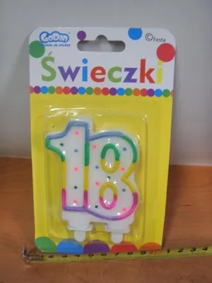 Zdjęcie produktu dla świeczka cyferka z kropeczkami 8cm ''18'' PF-SCK18