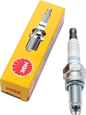 Immagine prodotto di Candela NGK CR9EKB, filettatura lunga da 19 mm, compatibile con Aprilia Tuono