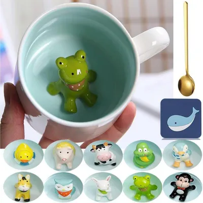 Productafbeelding van 3D-beker in de vorm van een kikker, met lepel en onderzetter, 350 ml, keramiek. Cadeau-idee