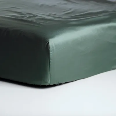 Produktbild von Cinderella Sundays - Spannbettlaken (bis 25 cm) - Satin - 160x200 cm - Green
