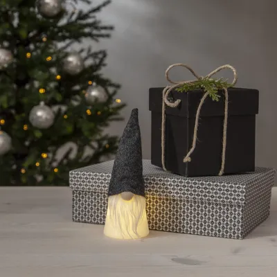 Zdjęcie produktu dla Dekoracja Skrzat Led JOYLIGHT 18 cm na baterie