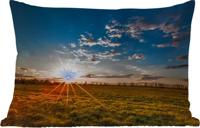 Produktbild von MuchoWow® Outdoor Kissen - Sonnenuntergang - Natur - Wolken - Gras - 50x30 cm - Wetterfest - Lounge Kissen - Sofa kissen - Wohnzimmer Dekoration