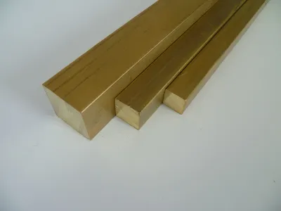 Produktbild von B&T Metall Messing Vierkantstangen 10x10 mm, 6 Stück à ca. 995 mm (6 Meter aufgeteilt)