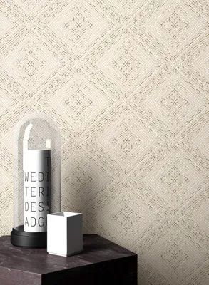 Produktbild von NEWROOM Tapete Skeldon Beige Vliestapete - Grafisch Leicht Glänzend Raute  Germany